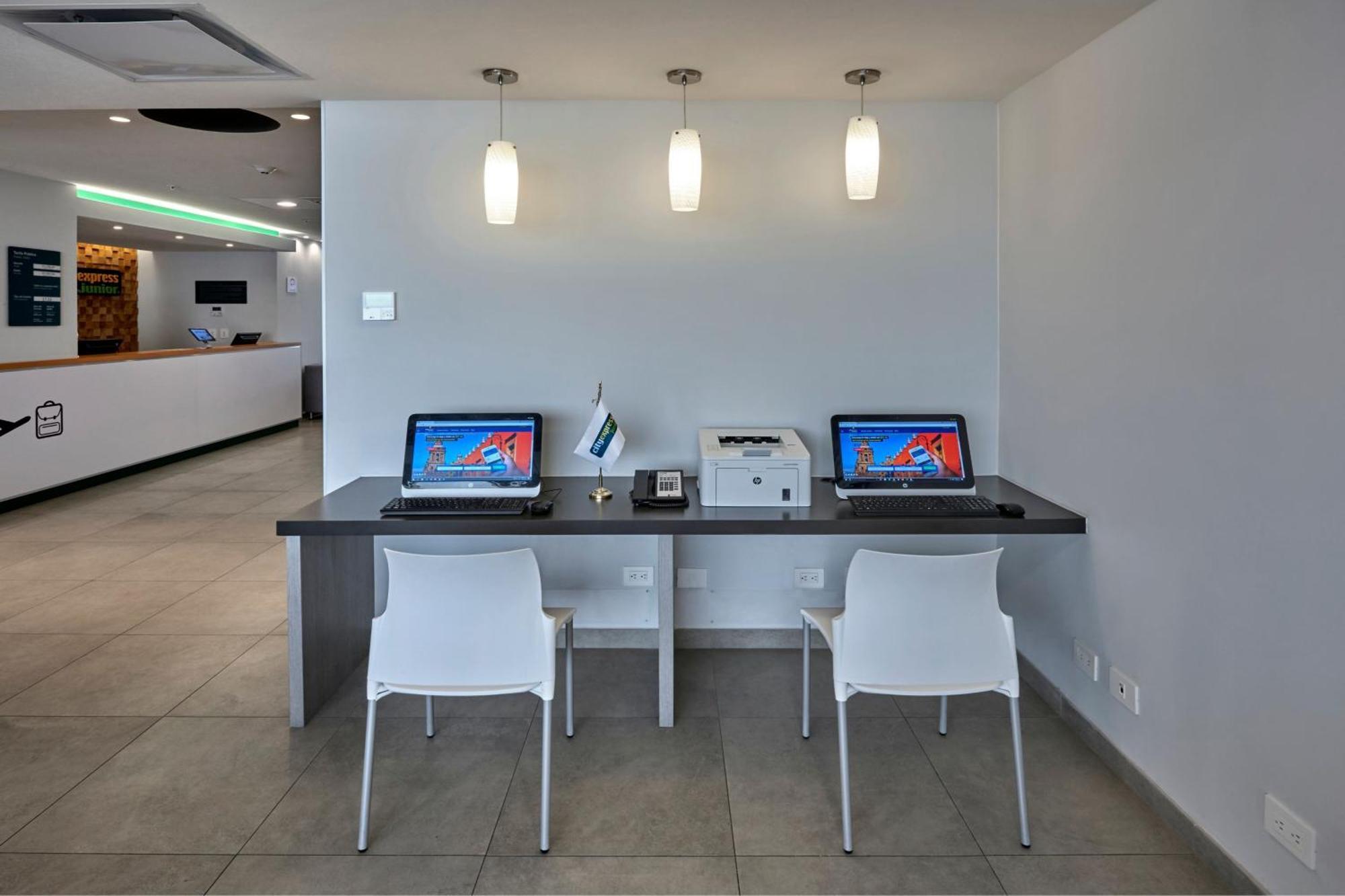 City Express Junior By Marriott Toluca Zona Industrial Exterior foto