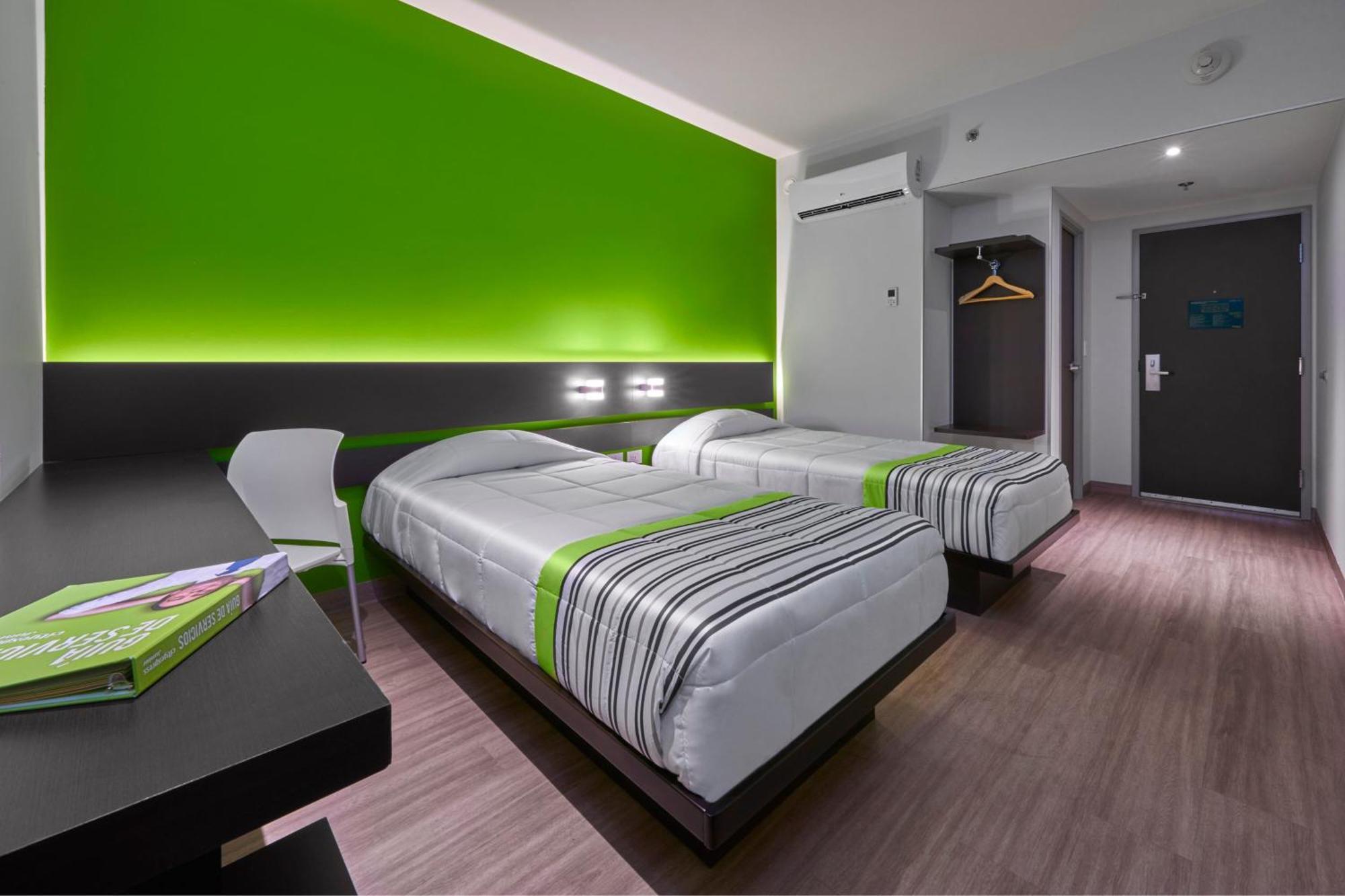City Express Junior By Marriott Toluca Zona Industrial Exterior foto