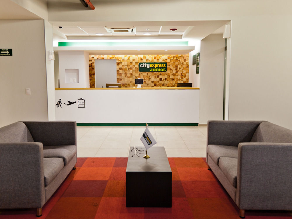 City Express Junior By Marriott Toluca Zona Industrial Exterior foto