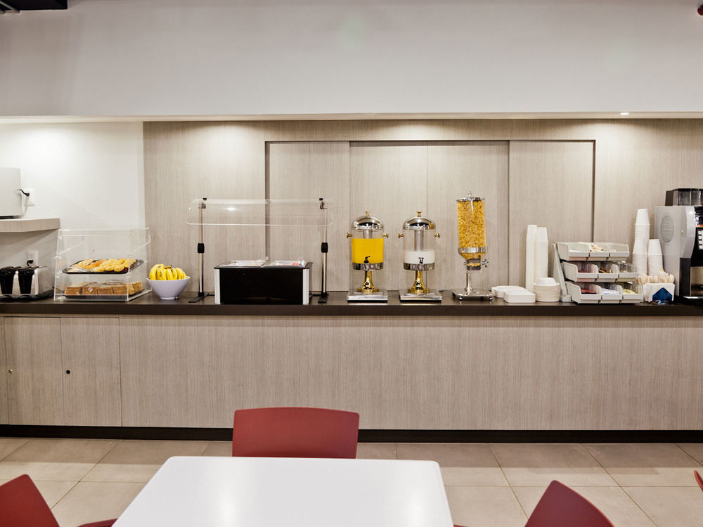City Express Junior By Marriott Toluca Zona Industrial Exterior foto